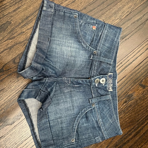 Hudson cuff shorts size 25 - Picture 3 of 5